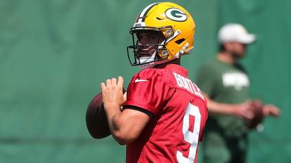 Packers Release 2 QBs After Aaron Rodgers’ Arrival at Camp