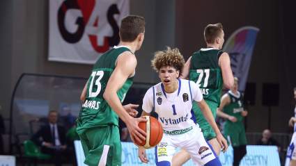 Teenager Who Outshined Ball Brothers Pegged as Clippers 1st-Round Pick
