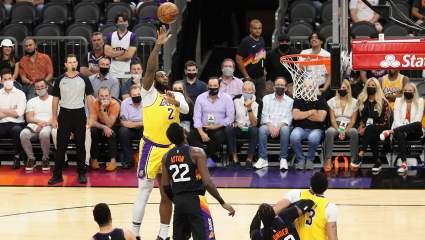 Sixers Add Lakers Big Man, 2x All-Star on 1-Year Deal: Report