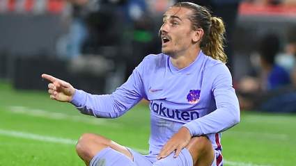 Barcelona Fans Send Message to Griezmann [LOOK]