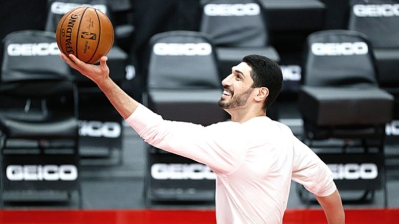 Celtics signing Enes Kanter