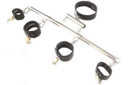Spreader bar with four cuffs and a collar restraint with locks