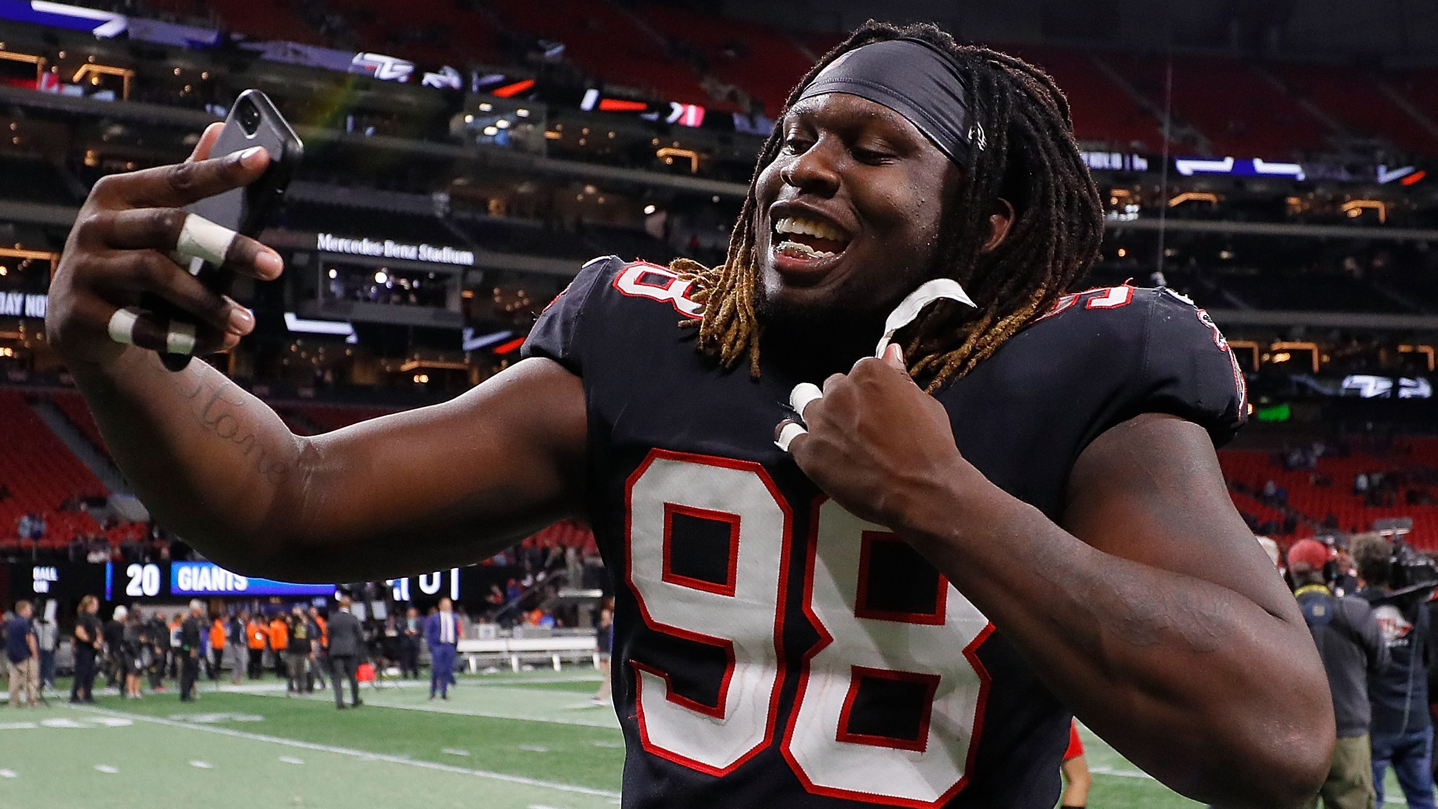 Browns DE Takkarist McKinley returns after personal leave