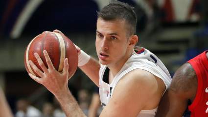 Big Man Throws Shade at Heat, Kings After Signing With Warriors