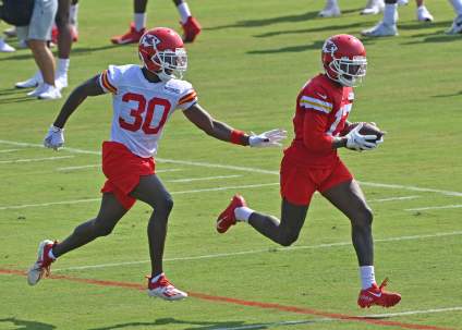Former First-Round Pick Built an Island vs. 49ers’ Pass-Catchers