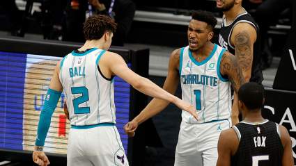 Lakers Sign Former Hornets Sharpshooting Guard: Report