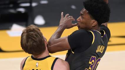 Former Lakers Center Sticking Around With New Squad