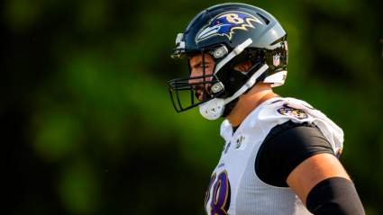 Twitter Reacts to Alejandro Villanueva’s ‘Noticeably Bad’ Ravens Debut