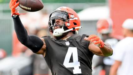 Browns Starting LB Anthony Walker Getting MRI After Knee Injury