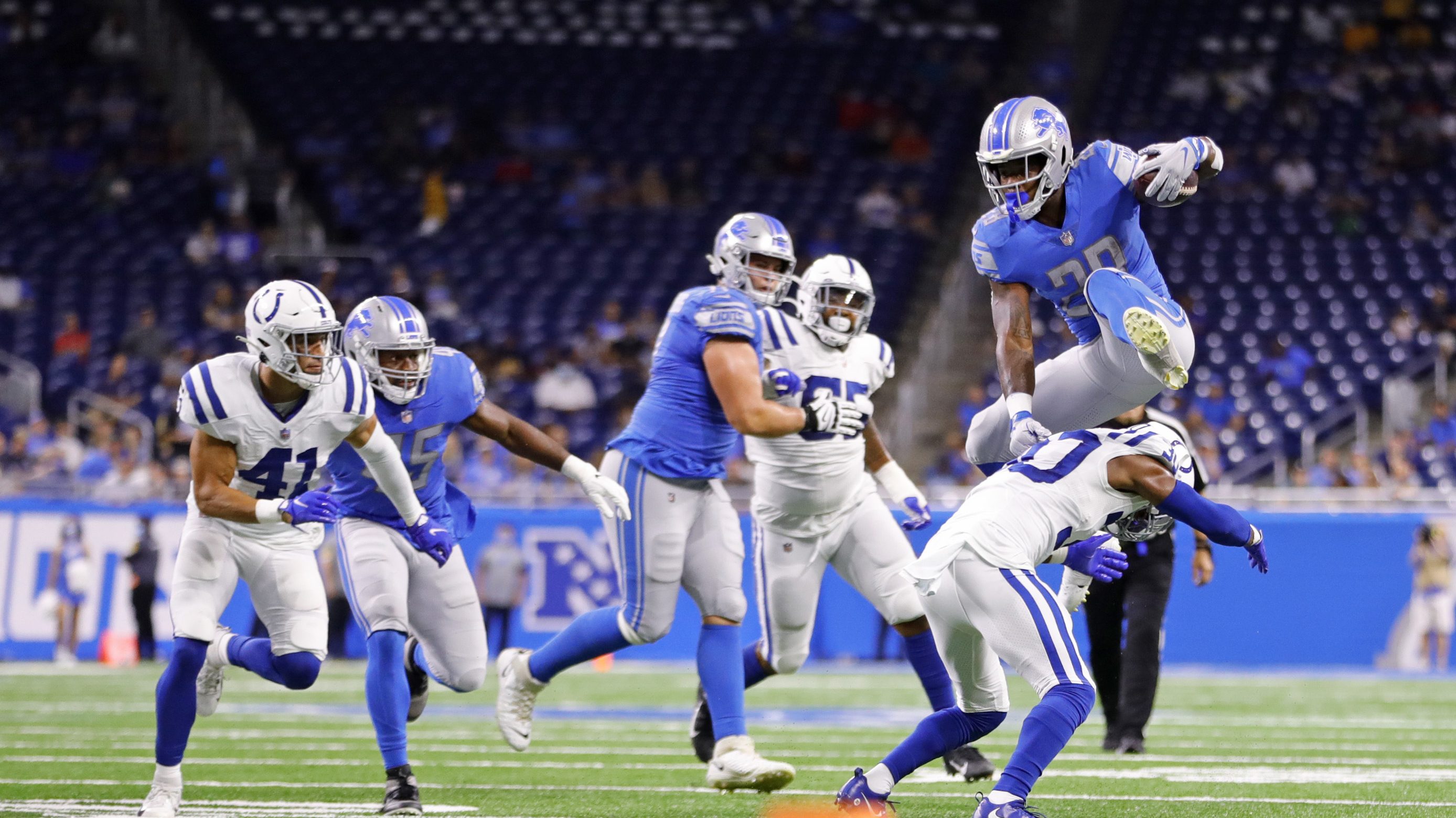 Lions' Jermar Jefferson Shows off Epic Hurdle vs. Colts