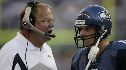 Seahawks Announce Plans to Honor 2 Team Legends This Season