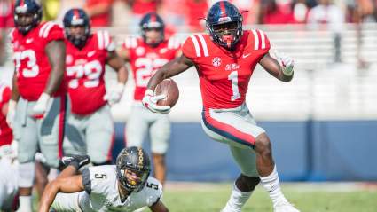 Superstar WR Calls Jets’ Stud Elijah Moore a ‘Lock’ for Rookie of the Year