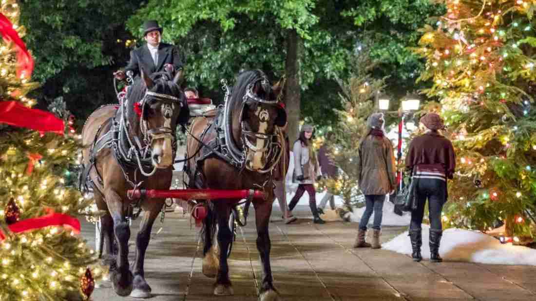 a-2022-hallmark-christmas-movie-in-london-is-in-the-works-heavy