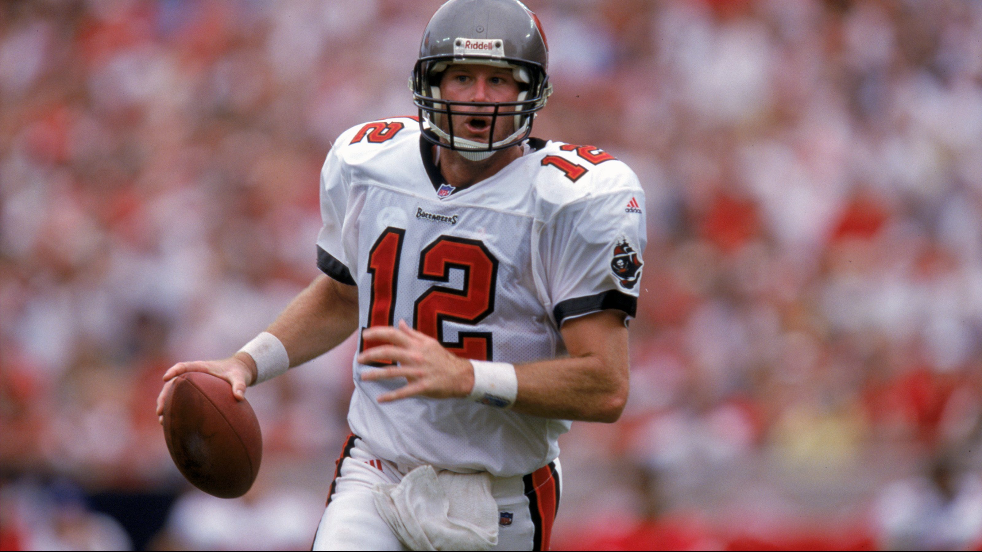 Tampa Bay Buccaneers Quarterback Trent Dilfer Nfl Action 1990S – Stock  Editorial Photo © Thousandwords #341268876