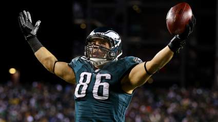 Eagles Star Zach Ertz Gets Emotional Prior to Blockbuster Trade [WATCH]