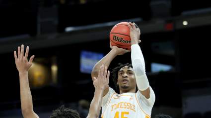 Explosive 1st-Round Pick Signs With Clippers Years After Gruesome Accident