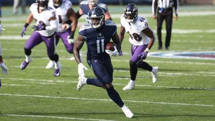 Jets’ Week 4 Outlook Improves With Titans’ Star Playmaker Sidelined