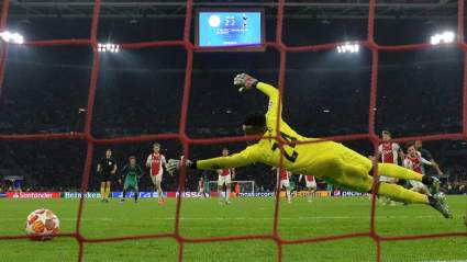 Barcelona Eyes Move for Goalkeeper Set to Be Free Agent: Expert