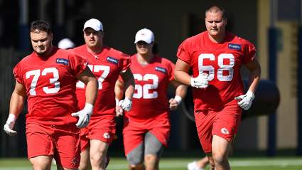 Raiders Sign Towering OL Who Won Super Bowl With Chiefs