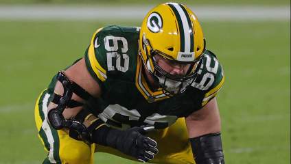 Packers Lineman Choked on Field by Rams’ Aaron Donald [LOOK]