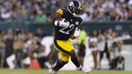 Twitter Goes Nuts Over Najee Harris’ Insane Stiff Arm vs. Raiders [LOOK]