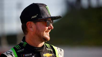 Kurt Busch & Daniel Hemric Team Up for Special Painting Event