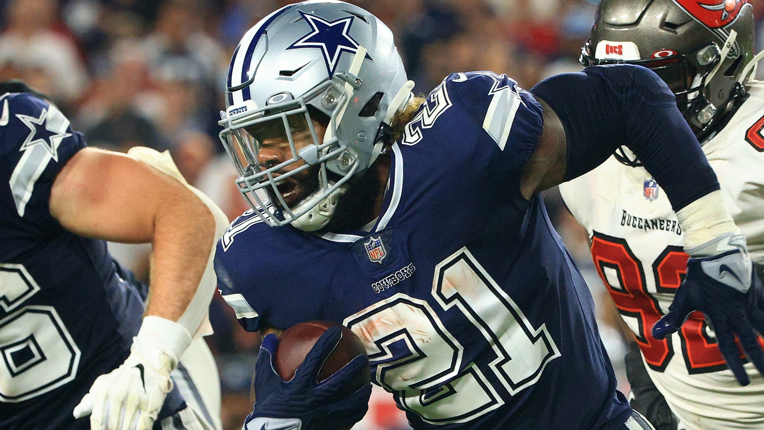 Ezekiel Elliott's move amid rumors Cowboys bell cow days are over