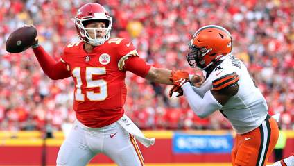 Browns Key Veteran to Miss Multiple Weeks With Injury