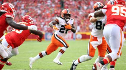 Chiefs Fans Had No Patience for Kareem Hunt’s TD Celebration [WATCH]
