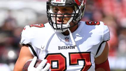 Bucs’ Rob Gronkowski Jabs Falcons in Instagram Post [Look]