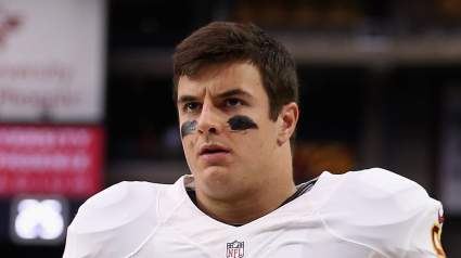 Eagles Pro Bowl Pass Rusher Provides Update on Thumb Injury