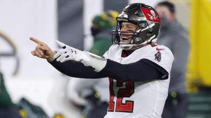 Bucs’ Tom Brady Teases Ex-Patriots Teammate in Viral Video