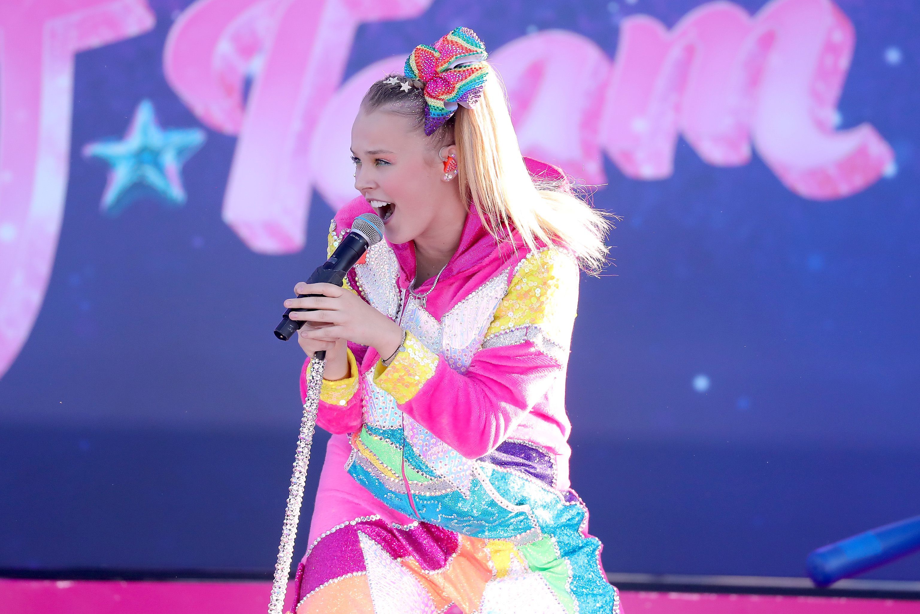 JoJo Siwa's Age & Height How Old & Tall Is She?