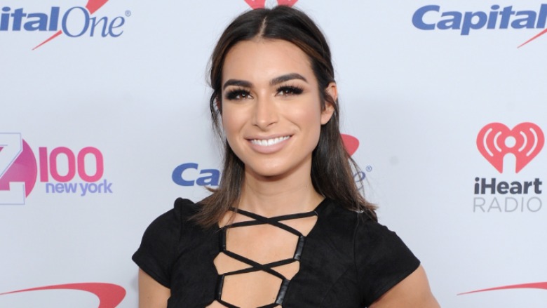 Ashley Iaconetti Shares New Baby Bump Pic at 18 Weeks | Heavy.com