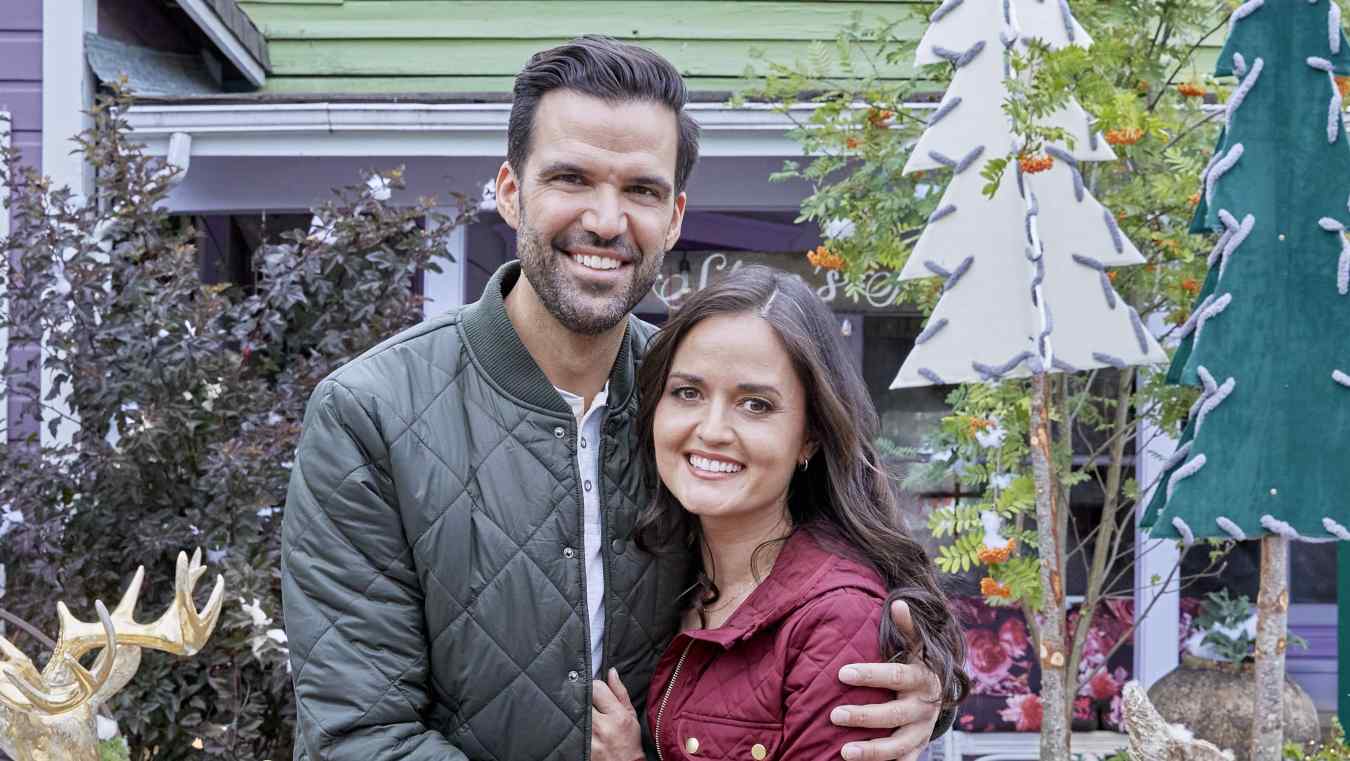 Where Was You, Me & the Christmas Trees Filmed? Cast Stories