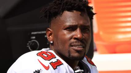Buccaneers Make Key Roster Move With Antonio Brown Out