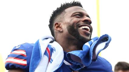 WATCH: Bills Pro Bowl WR Surprises Fans at Nashville Bar