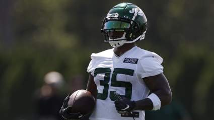 Jets Place Promising Draft Pick on IR, Sign Undersized Running Back