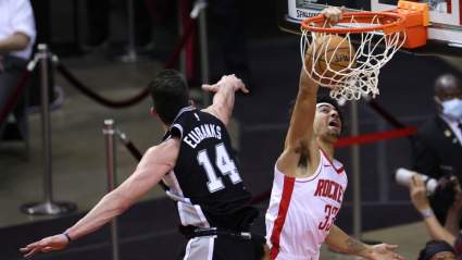 Celtics Sign Ex-Rockets, Cavaliers Shooting Guard: Report