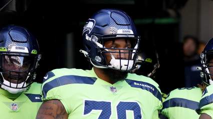 Ravens Sign Former Seahawks Starting Tackle: Report