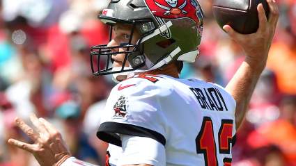 Tom Brady Gives Update on Injury, Non-Committal on Playing Status