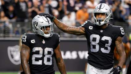 Raiders’ Darren Waller Looks Tiny Next to LeBron James in Super Bowl Pic