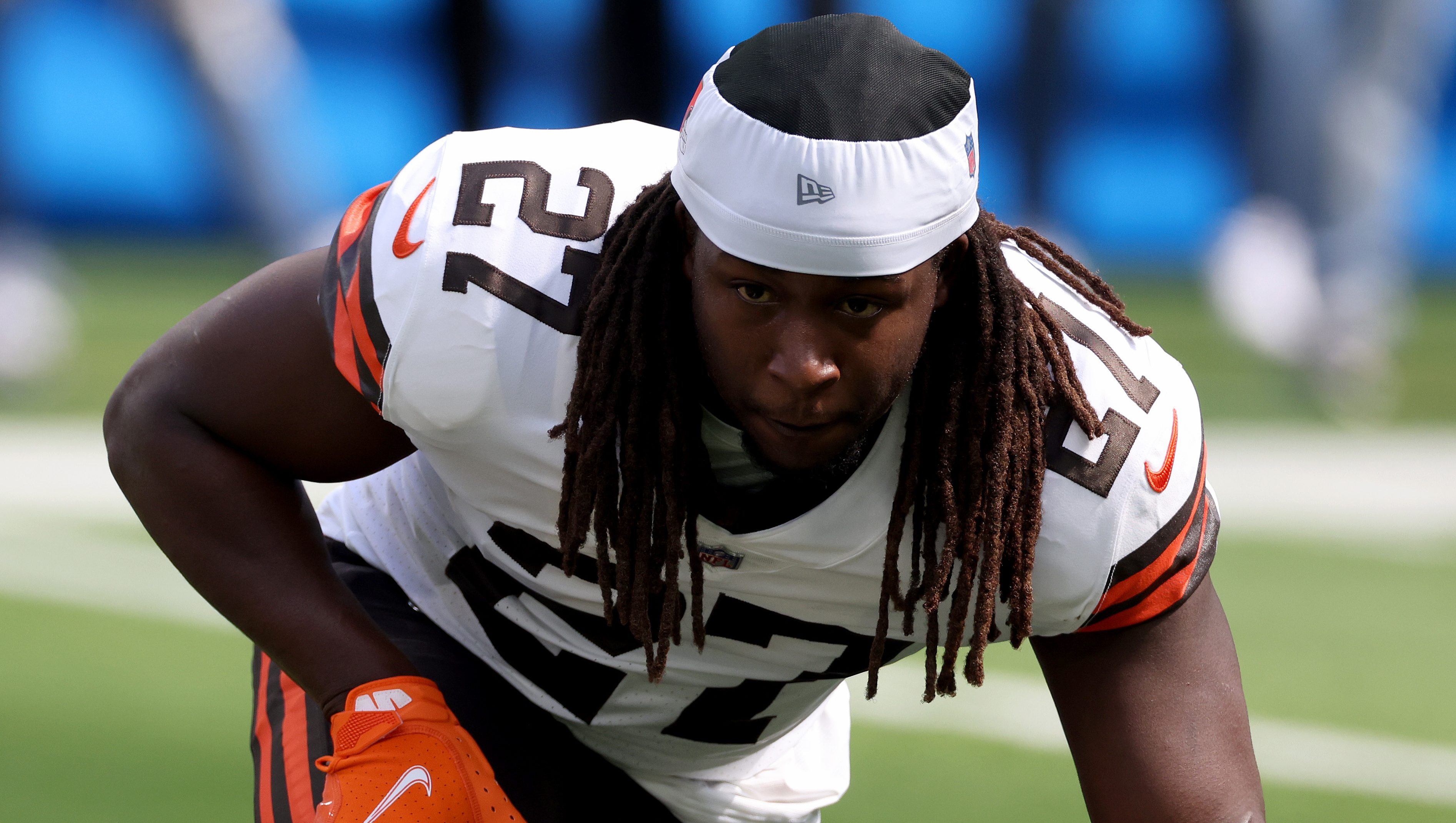 Browns to host RB Kareem Hunt for visit following Nick Chubb's injury