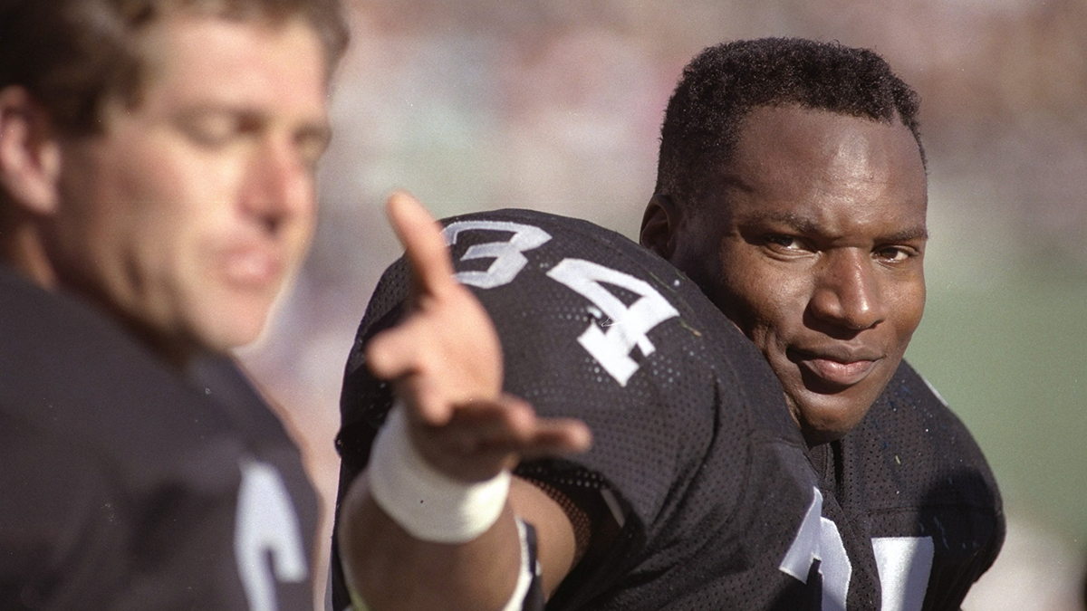 GoingDeep: Research reveals Bo Jackson's final Raiders uniform is