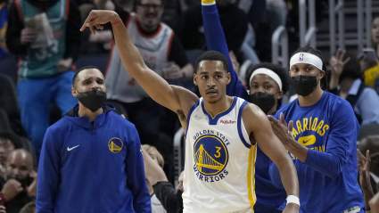 Warriors Coach Blasts Guard’s Defensive Effort vs. Lakers