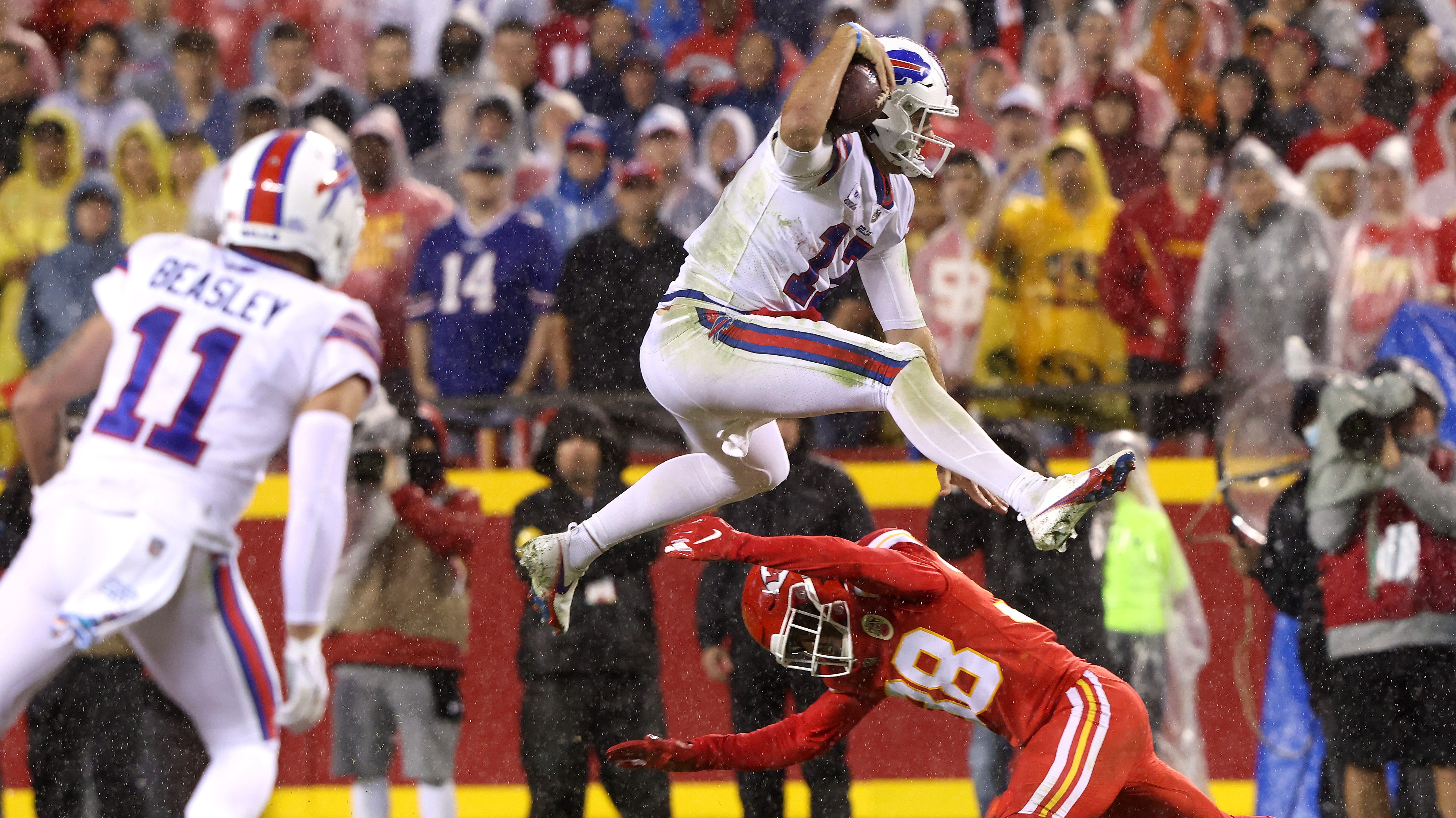 Buffalo Bills Players React To Josh Allen's Flying Leap