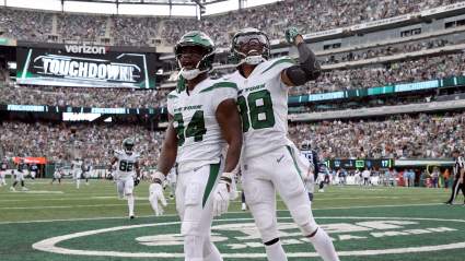 Charismatic WR Humiliates Jets Teammates With Hilarious London Quiz
