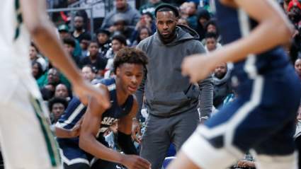 LeBron James Has Surreal Moment in Lakers Return