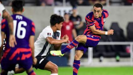 Barcelona Star Scores Spectacular Goal With His Laces Undone [WATCH]