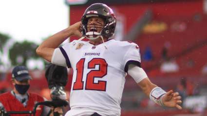 Bucs’ Tom Brady Pokes Fun at Rob Gronkowski